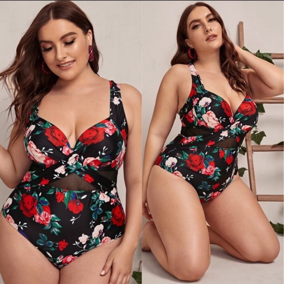 🛍️#615 🏆HP🏆Plus Size Floral Swimsuit